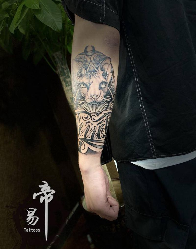 斯芬克斯猫纹身图片_手臂欧美写实纹身图案