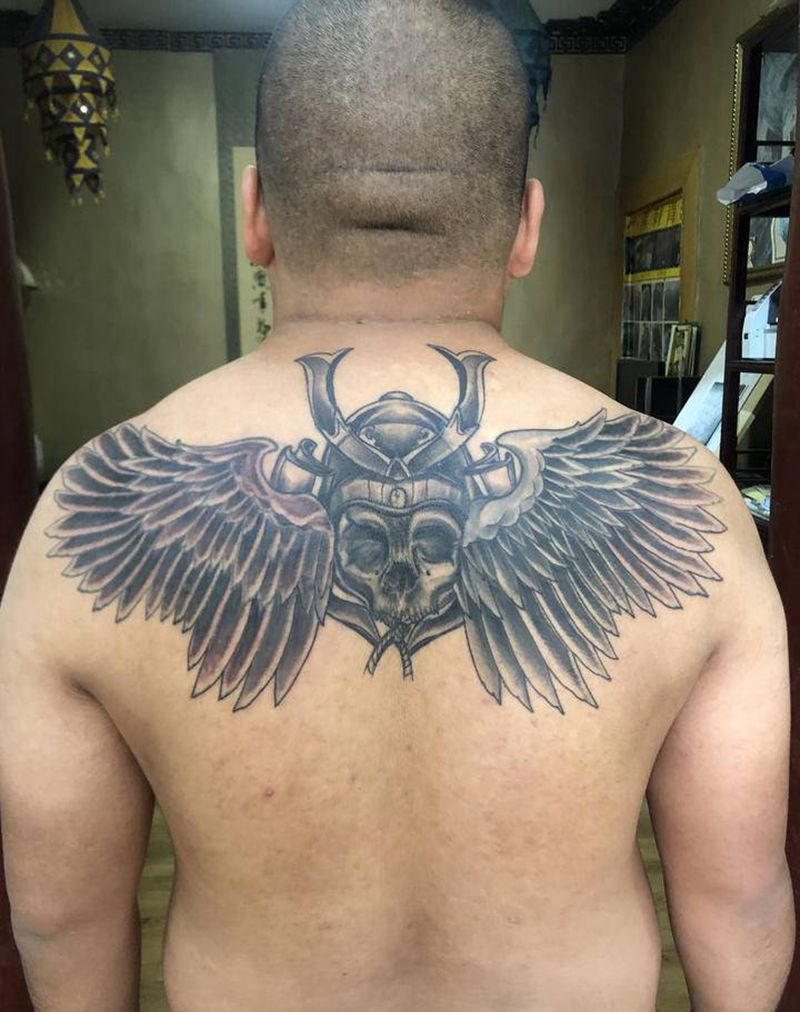 恶魔翅膀纹身图片_背部纹身图案