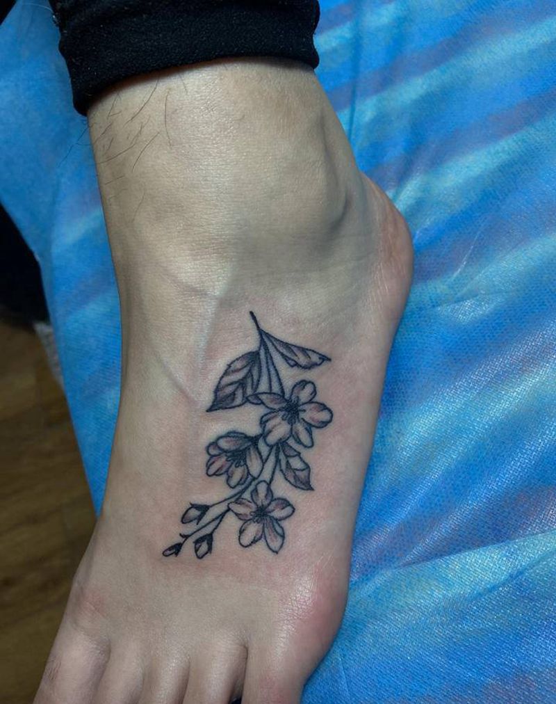 素花纹身图片_脚部纹身图案