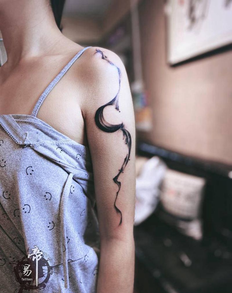 水墨风纹身图片_肩部水墨纹身图案
