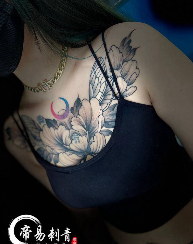 花胸.素花纹身图片_胸部点刺纹身图案