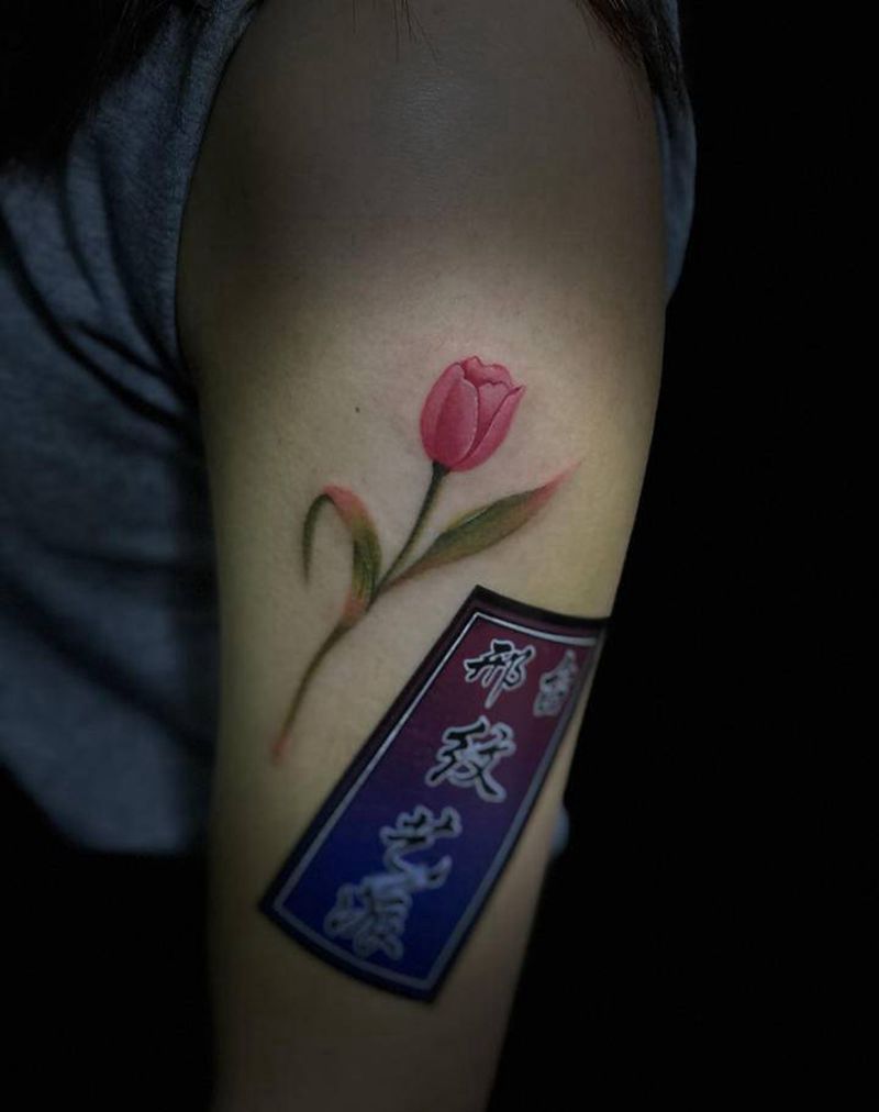 小花花纹身图片_手臂手部花纹身图案