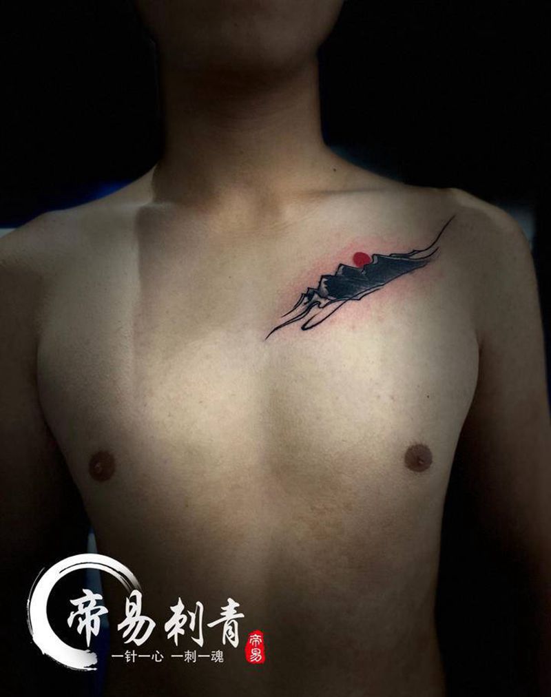 遮盖纹身图片_胸部纹身图案