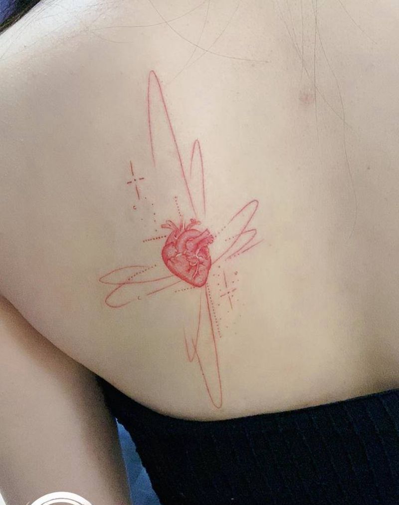 心脏纹身图片_背部纹身图案