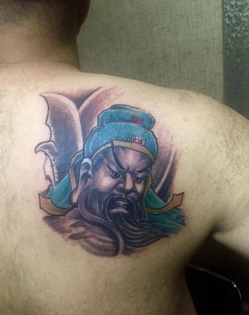 彩色覆盖关二爷纹身图片