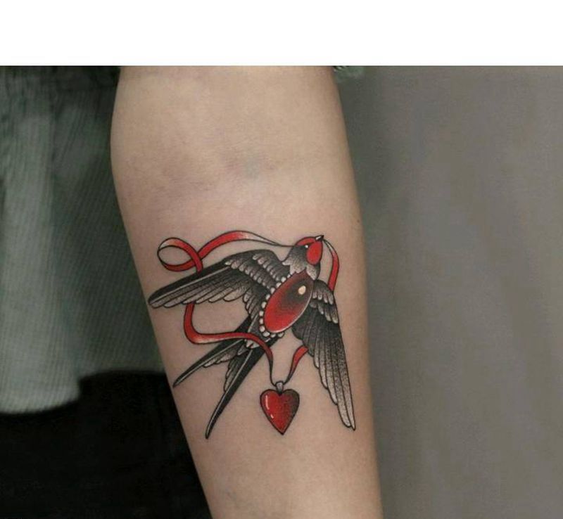 宝石燕子纹身图片_手臂New SchoolOld School纹身图案