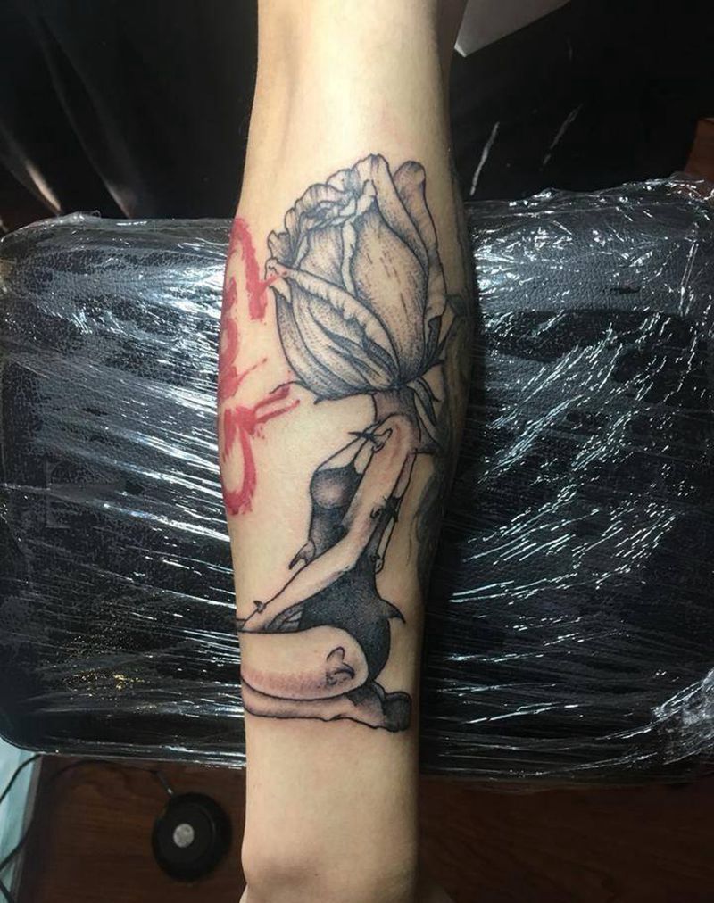 玫瑰女孩纹身图片