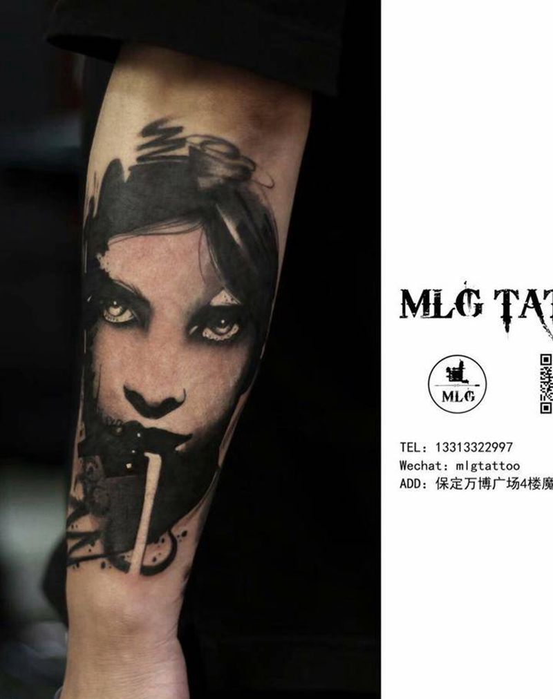 小臂暗黑写实人物纹身图片