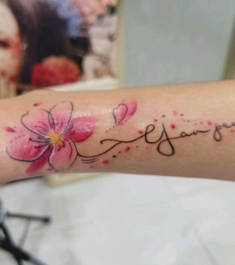 樱花遮盖烟疤纹身图片