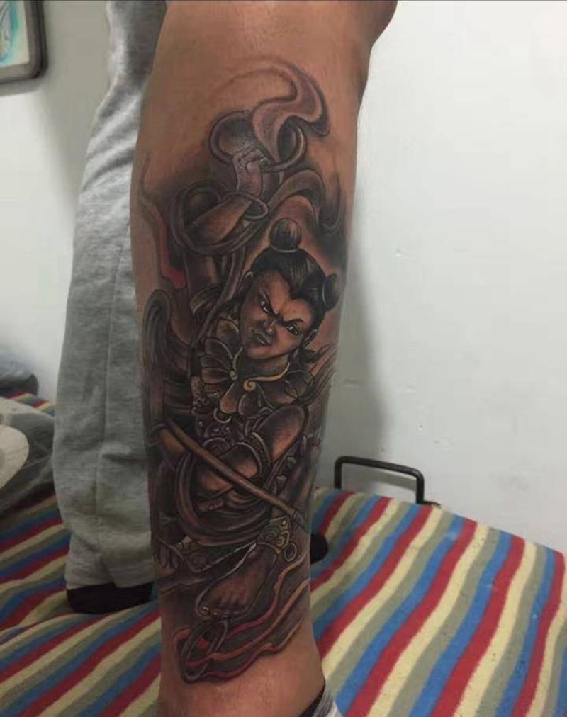 哪吒三太子小腿图纹身图片