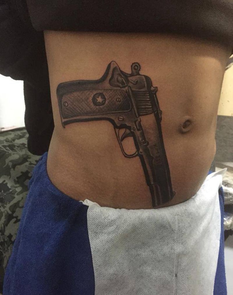 手枪纹身图片