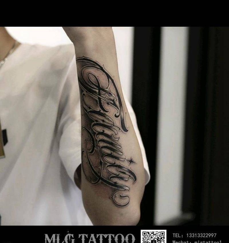 家庭---花体字纹身图片_手臂花体字纹身图案