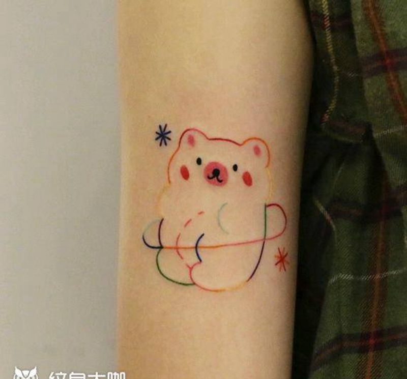 卡通小熊纹身图片_手臂几何纹身图案