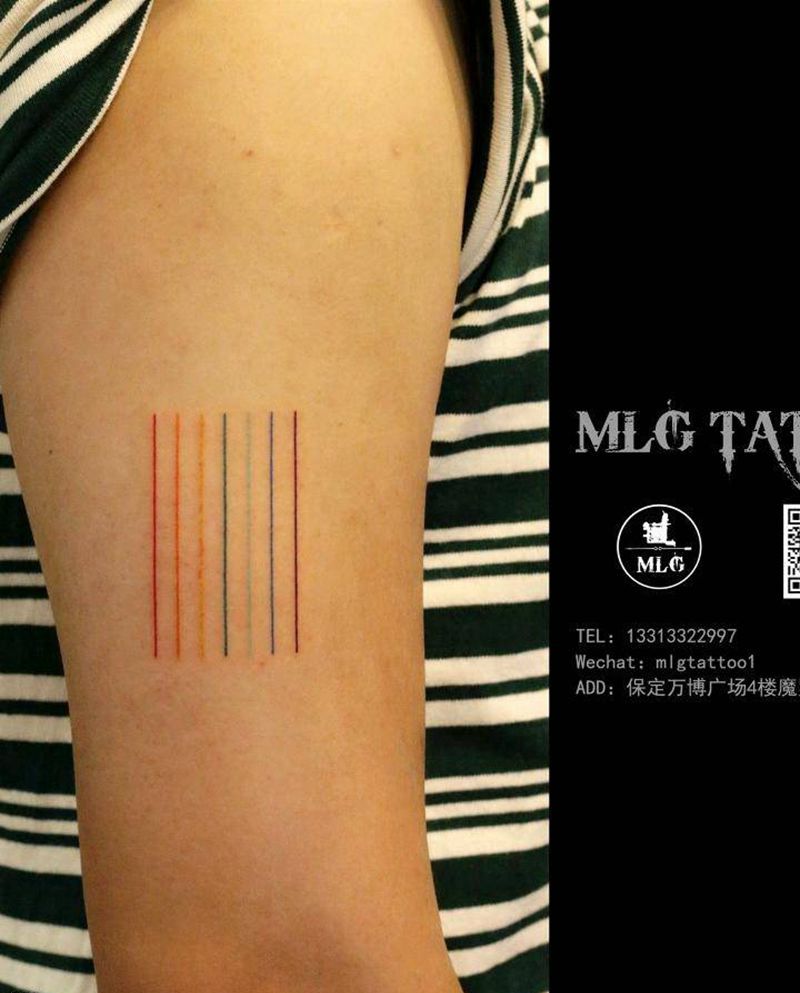 七彩条纹纹身图片_手臂水彩纹身图案