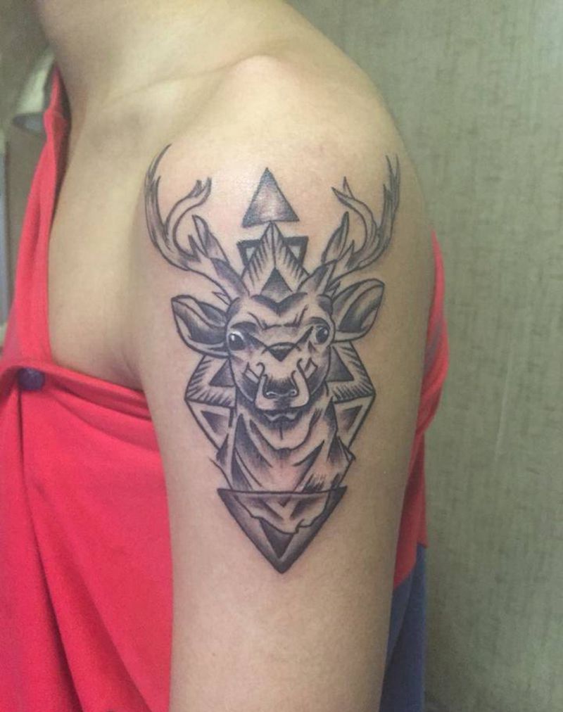 一鹿平安！纹身图片