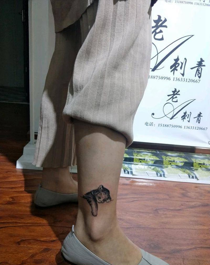 小老虎纹身图片_腿部清新动物成品纹身图案