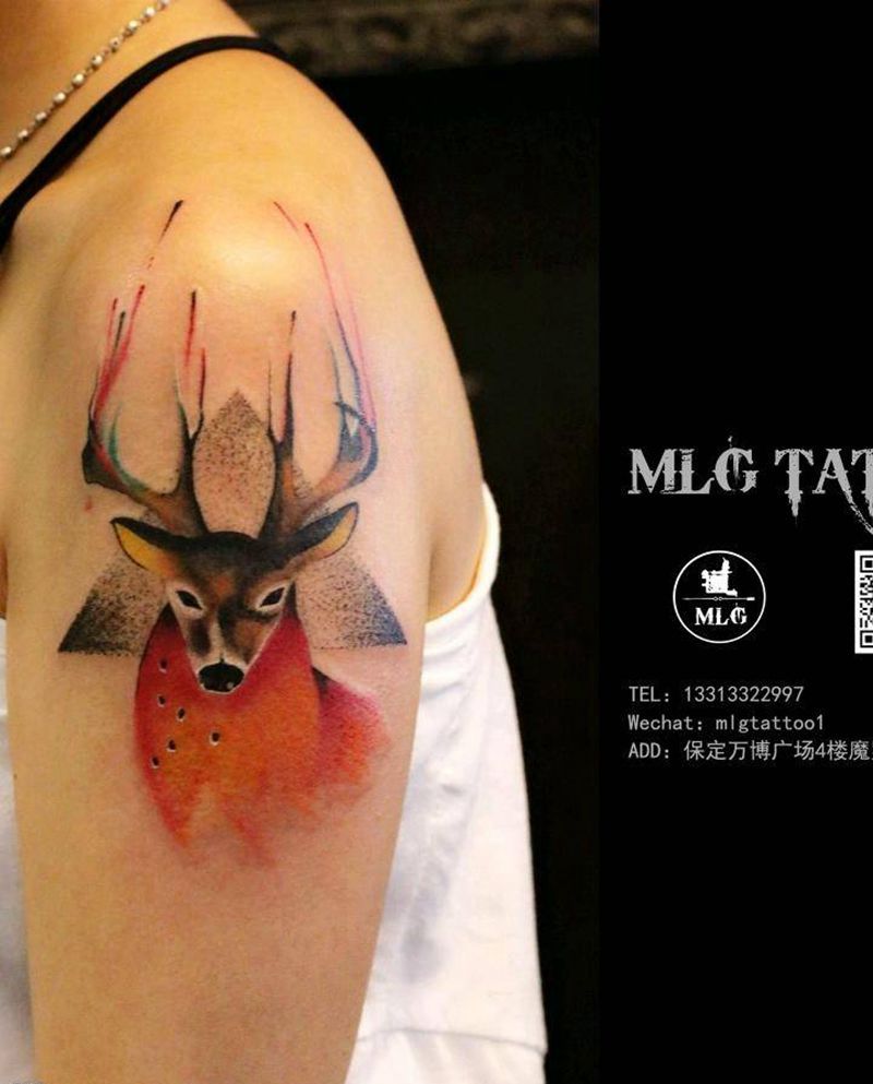 彩色麋鹿纹身图片_手臂点刺水彩纹身图案