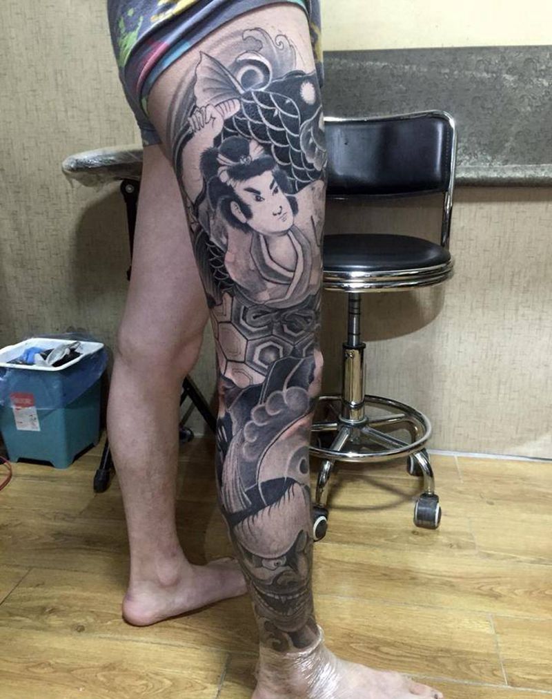 鬼若玩花腿未完成纹身图片