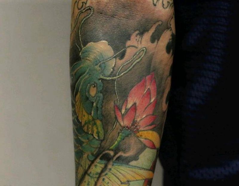 花臂锦鲤 完成一半纹身图片_手臂新传统老传统纹身图案