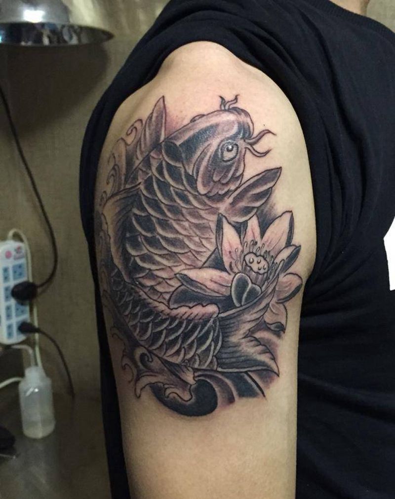 小白条鲤鱼！纹身图片