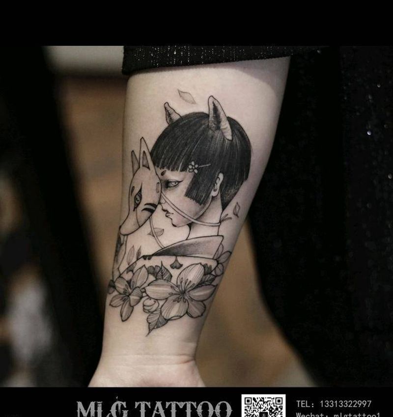 面具女孩纹身图片_手臂纹身图案