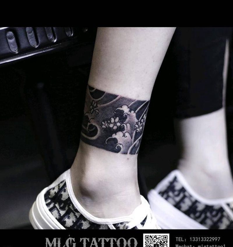 情侣传统腿环纹身图片_腿部老传统纹身图案