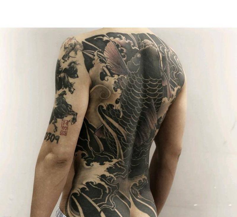 遮盖作品纹身图片_背部新传统老传统纹身图案