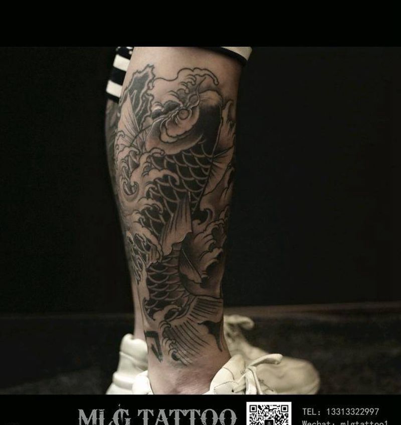 传统鲤鱼纹身图片_腿部老传统纹身图案