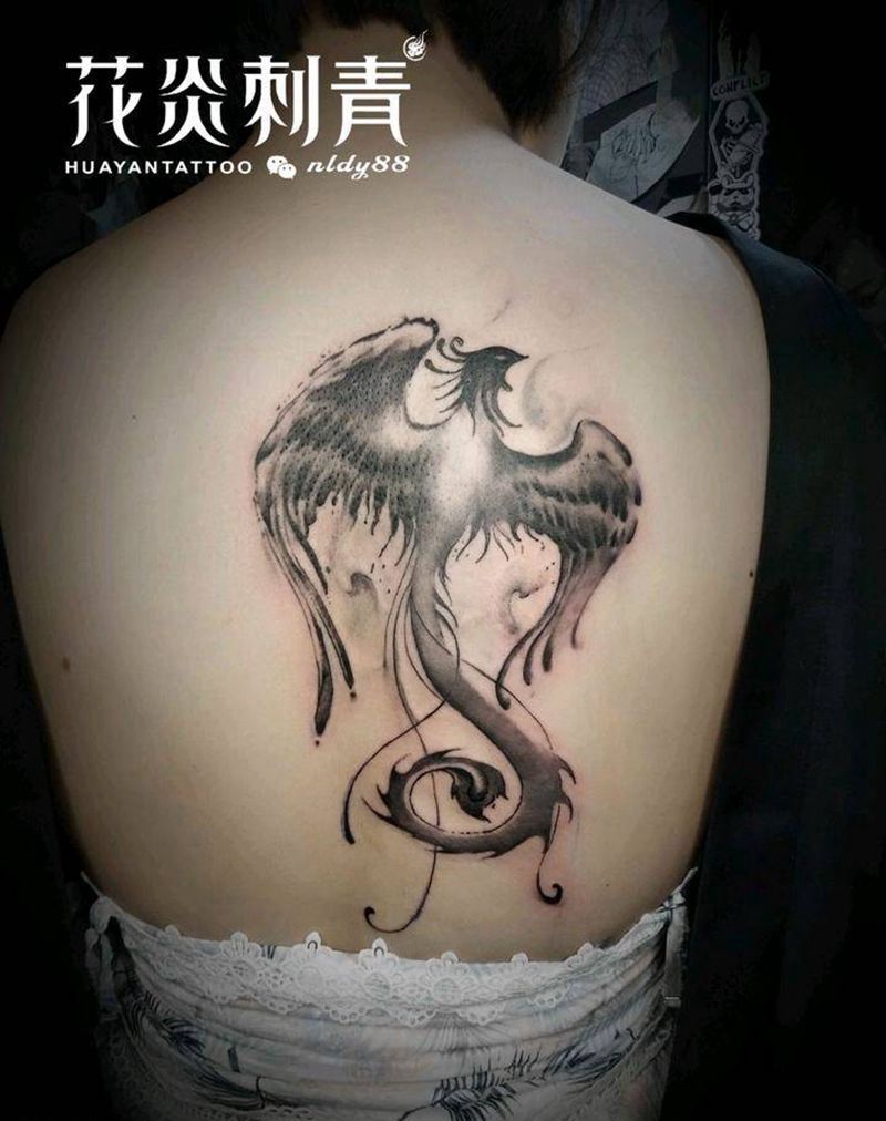 凤凰纹身图片_背部新传统纹身图案