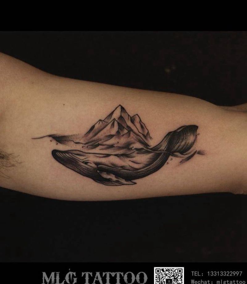 大臂作品山与鲸纹身图片