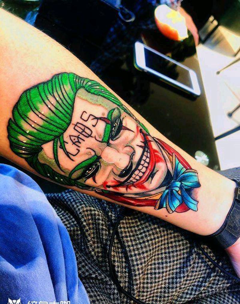 小丑纹身图片_手臂纹身图案