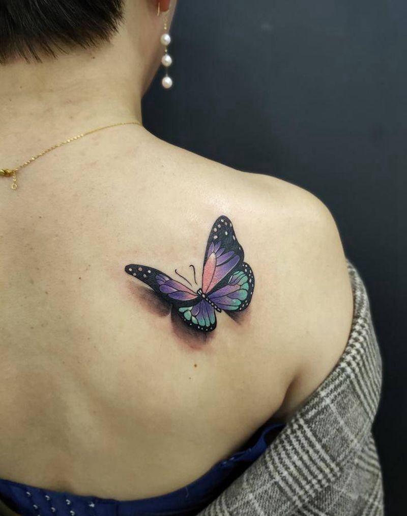 蝴蝶纹身图片_肩部纹身图案