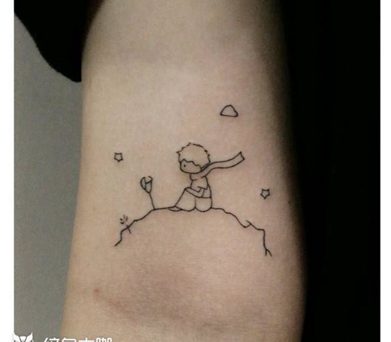 简约小王子纹身图片_手臂图腾纹身图案