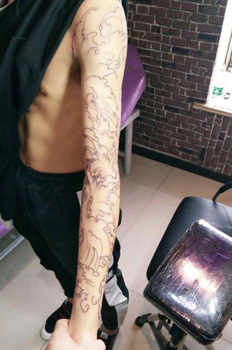 浪臂纹身图片_新传统纹身图案
