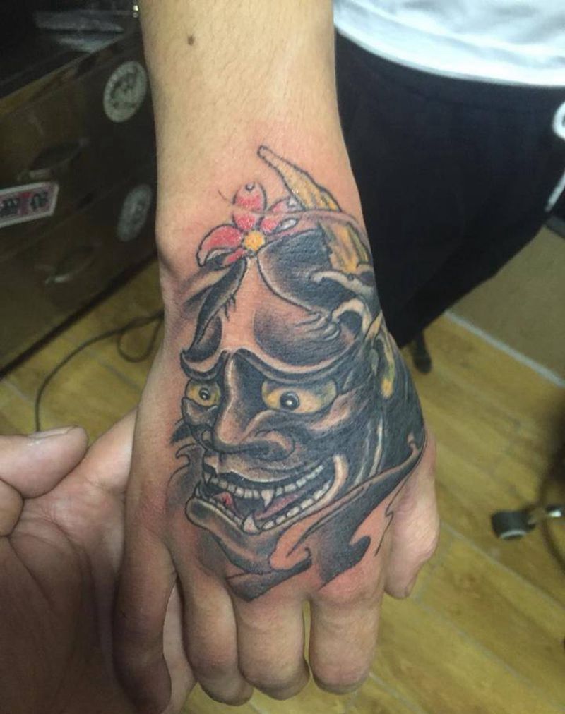 覆盖手背图腾纹身图片