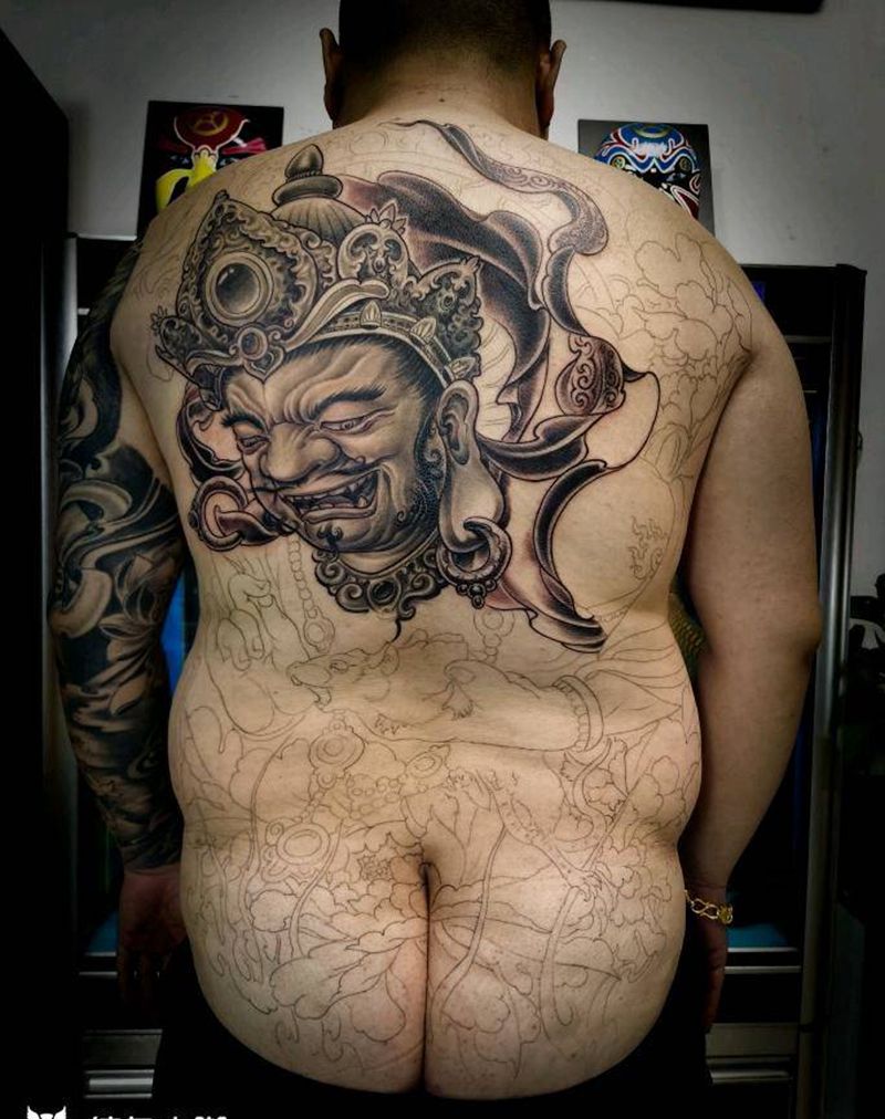 黄财神纹身图片_臀部背部新传统纹身图案