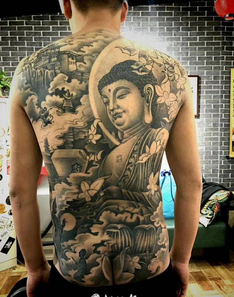 满背佛。2018。8纹身图片