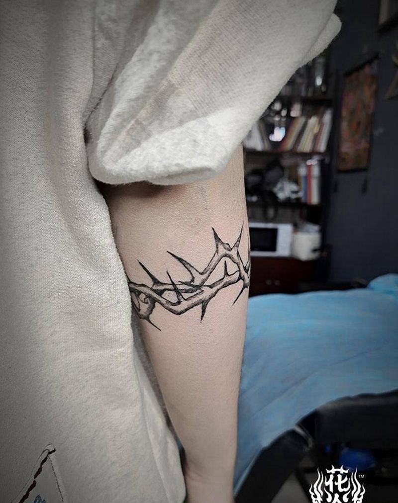 荆棘臂环纹身图片_手臂几何荆棘纹身图案