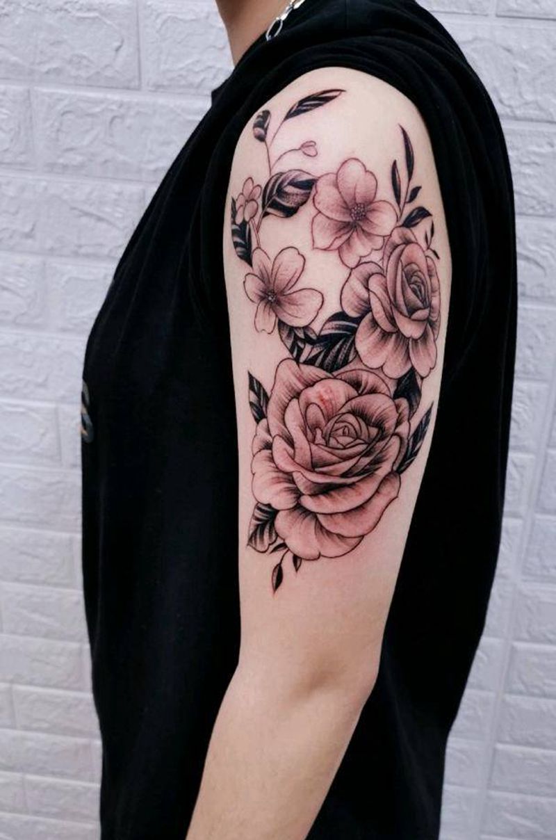 素花纹身图片_手臂水彩点刺素花纹身图案