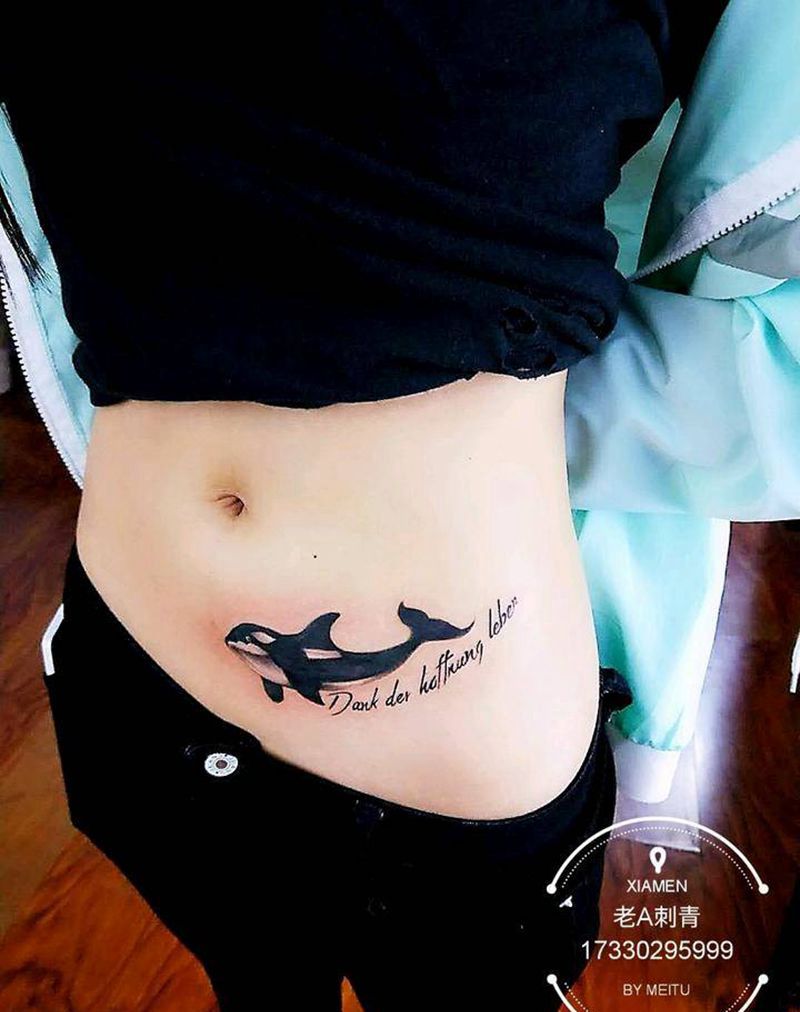 海豚纹身图片_腹部新传统纹身图案