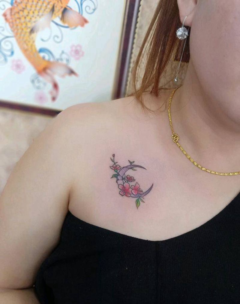 锁骨小花纹身图片
