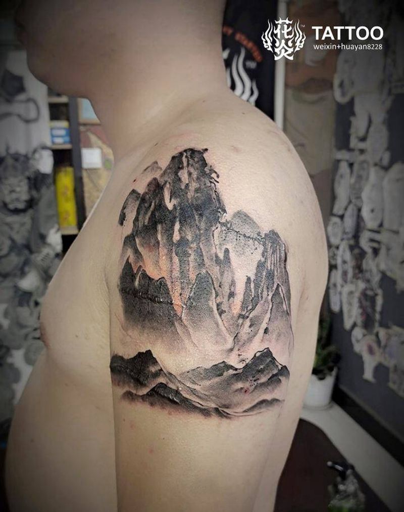 水墨山水纹身图片_肩部水墨山水纹身图案
