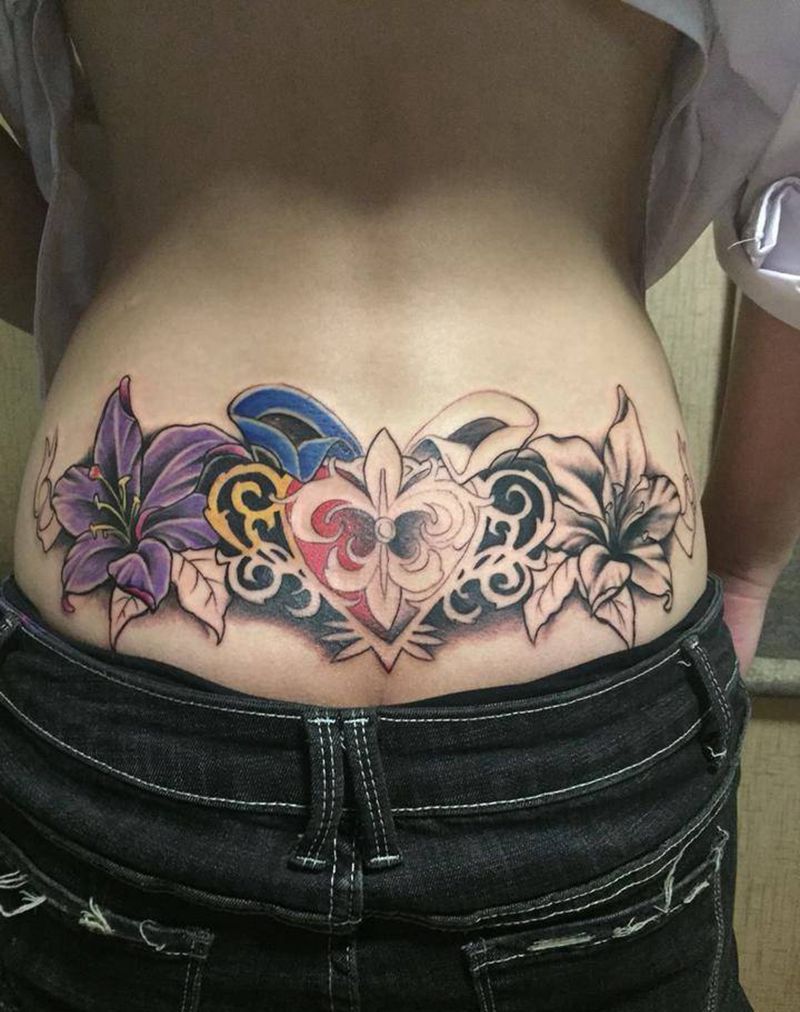 女性腰花未完成！纹身图片