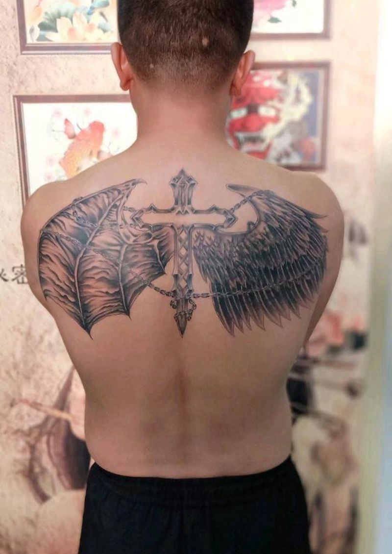 天使守护纹身图片_背部纹身图案