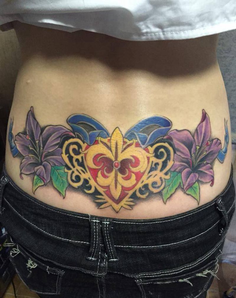 彩色腰花完成！纹身图片