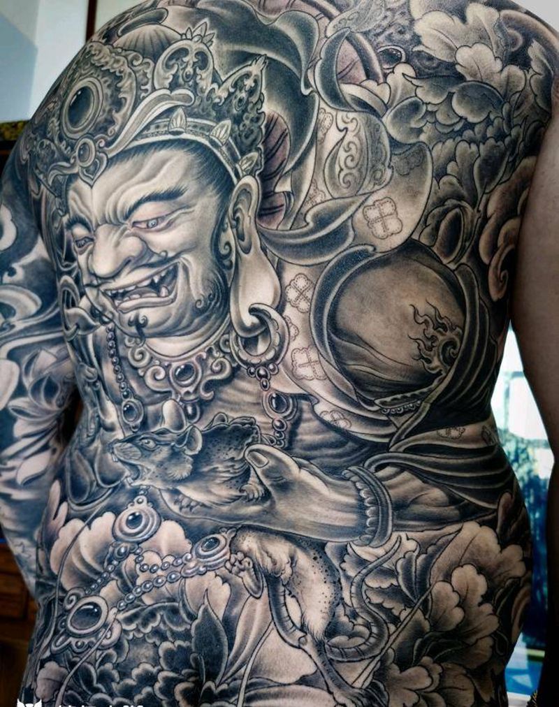黄财神纹身图片_背部新传统纹身图案