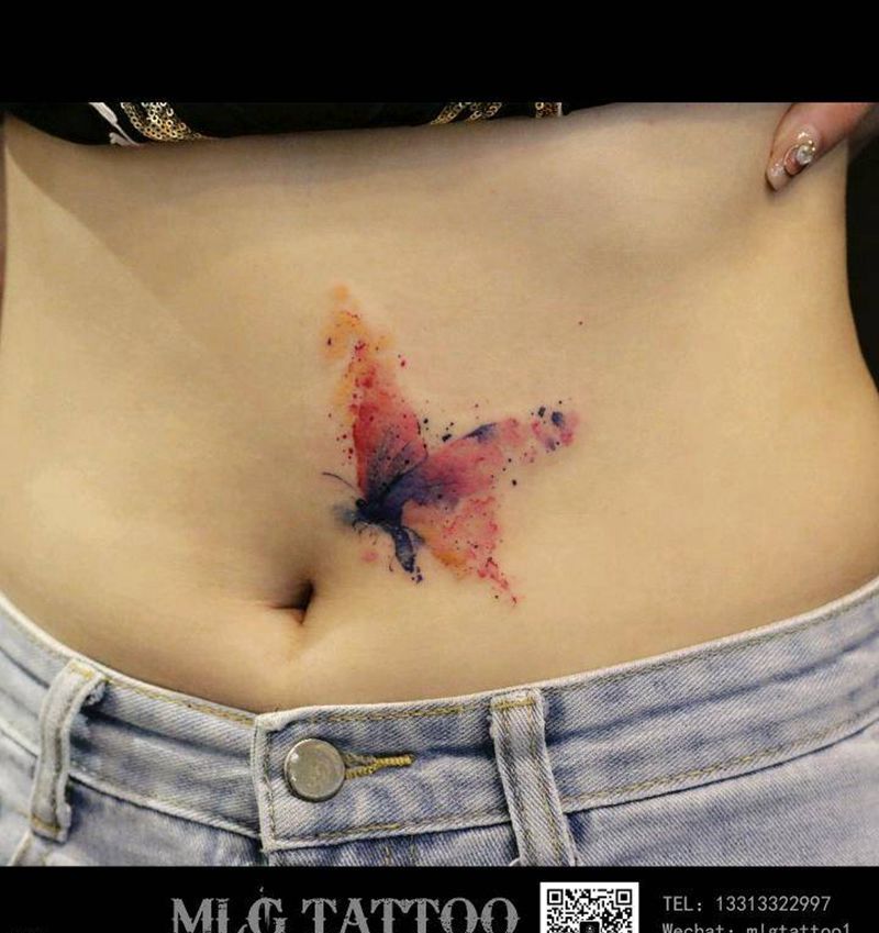 小清洗纹身图片_肩部背部水墨水彩纹身图案