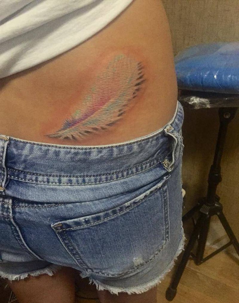 淡彩白鸭绒纹身图片