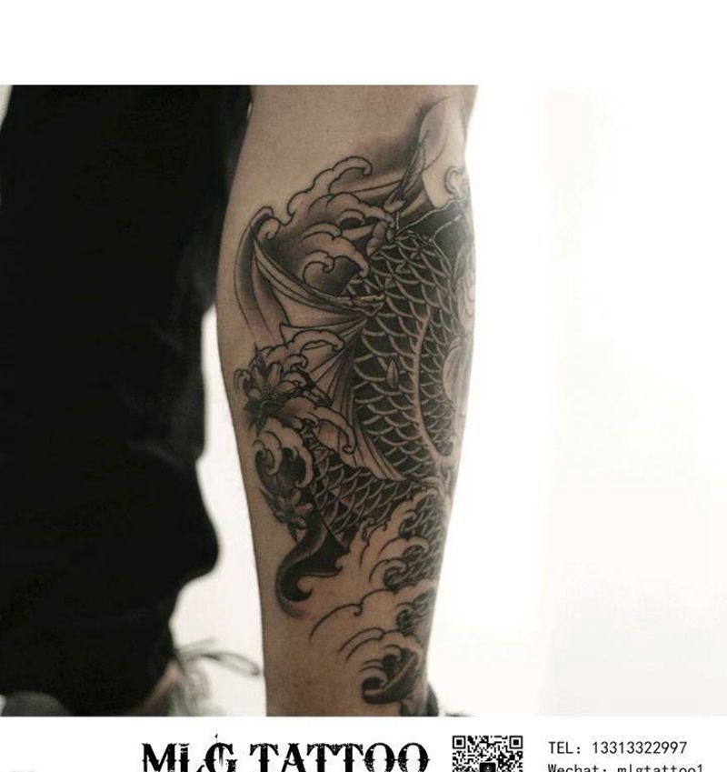 传统锦鲤鱼纹身图片_腿部老传统纹身图案