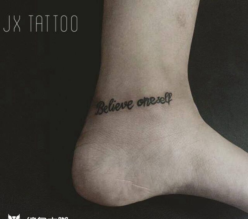 小字母纹身图片